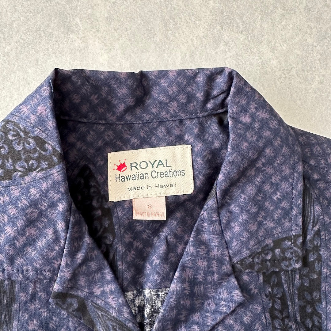 ヴィンテージ風ハワイアンサーフ柄半袖シャツ 総柄 S 古着 メンズ