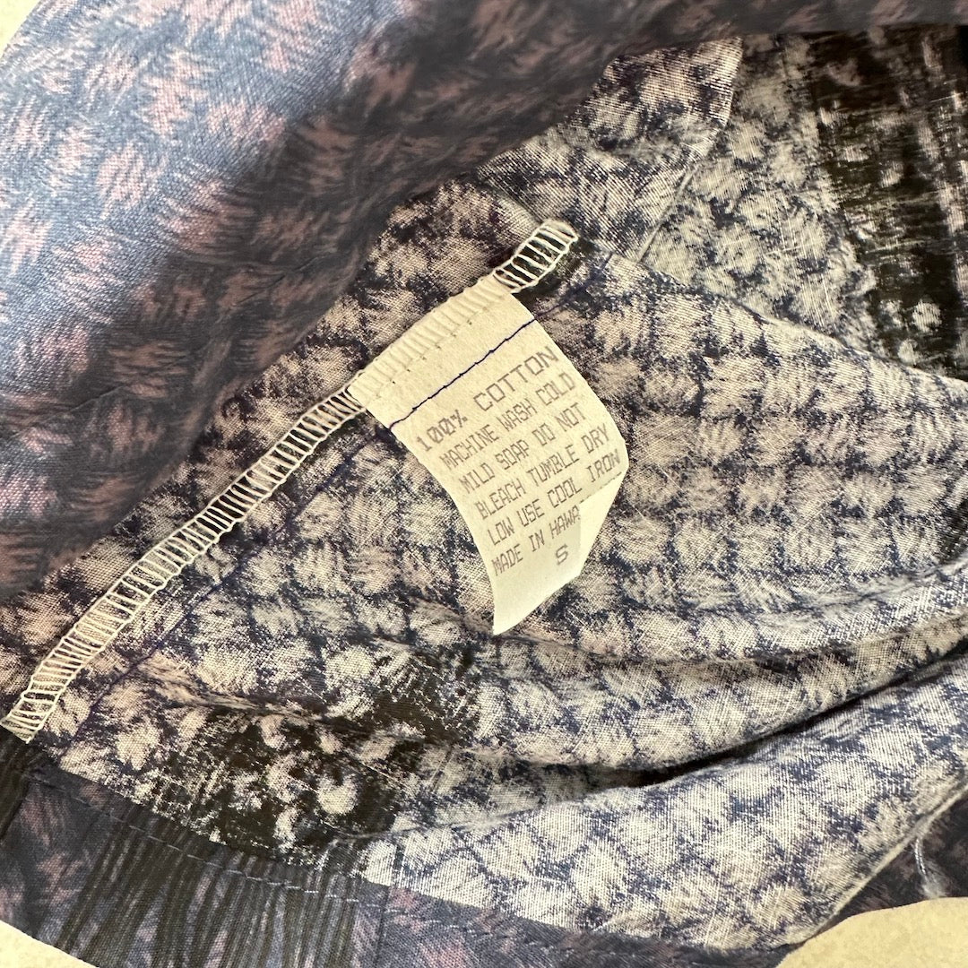 ヴィンテージ風ハワイアンサーフ柄半袖シャツ 総柄 S 古着 メンズ