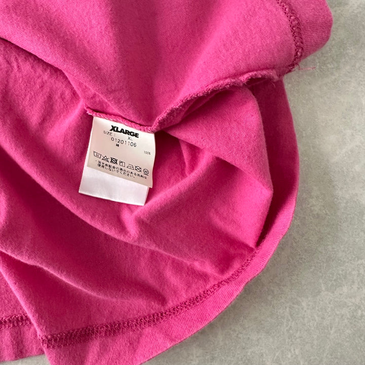 【XLARGE】ダンスプリント長袖ロングスリーブTシャツ ピンク XL 古着 メンズ