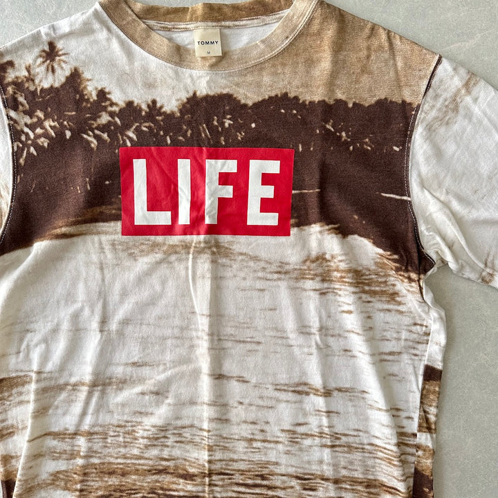 【TOMMY】LIFEビーチ柄プリント半袖Tシャツ 総柄 M 古着 メンズ